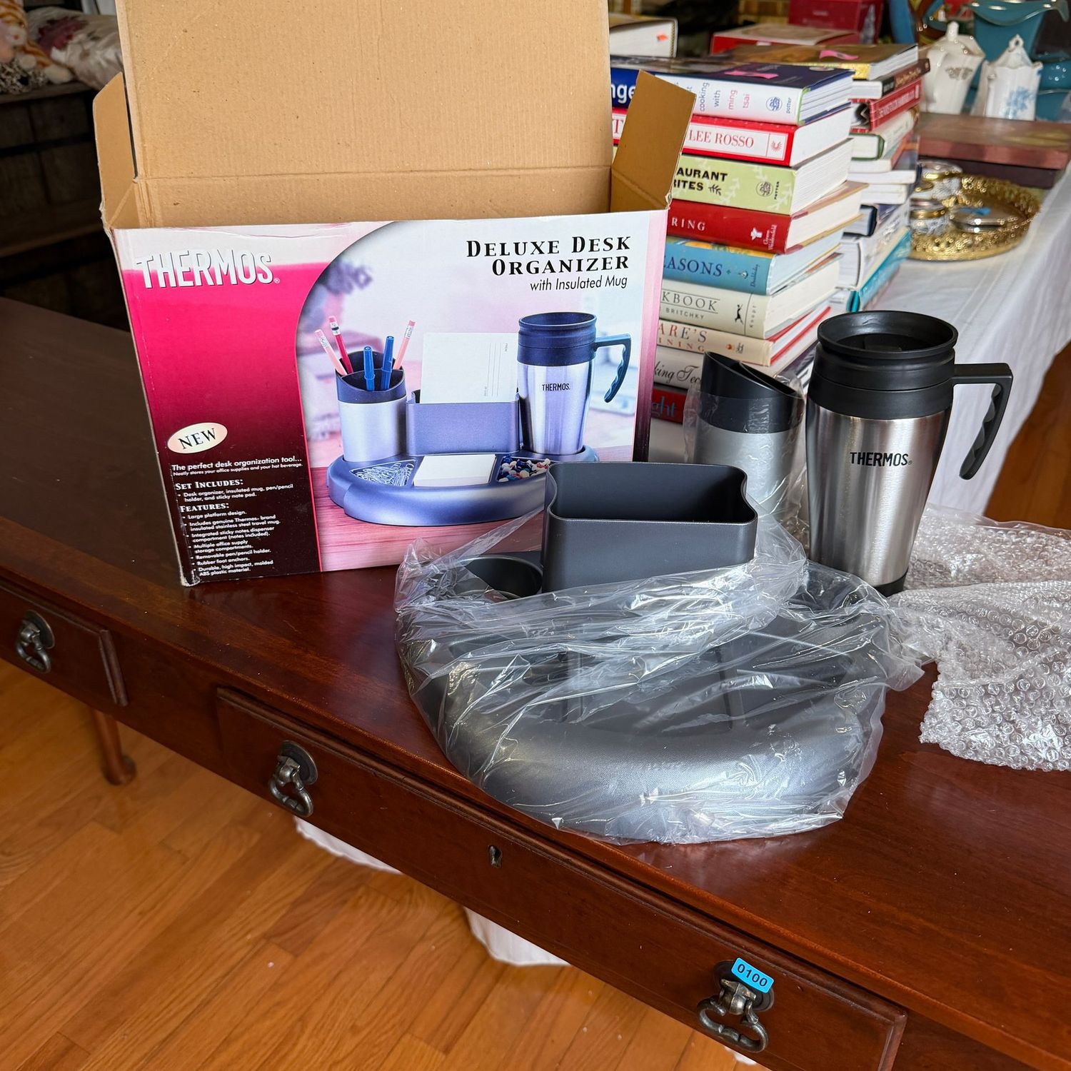 Thermos deluxe desk organizer with mug, new in package, B0125 Thermos deluxe desk organizer with mug, new in package, B0125