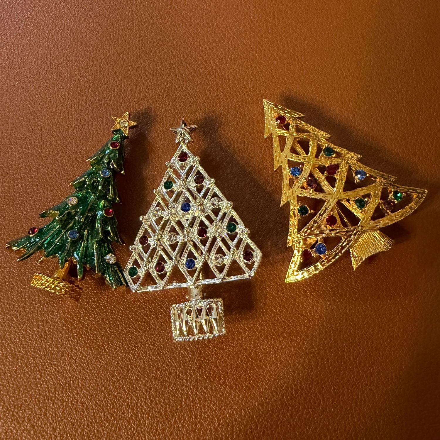 Jewelry Lot R0172 Eisenberg Ice jeweled and enameled Christmas tree brooches, up to 1.5 Jewelry Lot R0172 Eisenberg Ice jeweled and enameled Christmas tree brooches, up to 1.5"