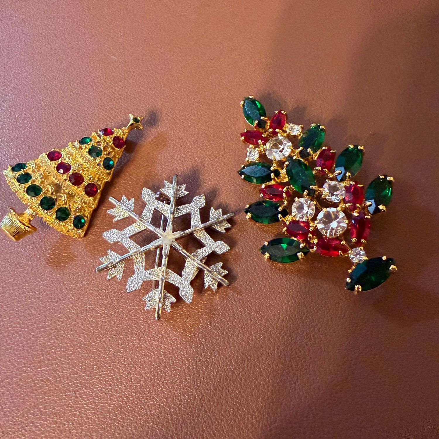 Jewelry Lot R0171 Eisenberg Ice jeweled Christmas tree and snowflake brooches, up to 3 Jewelry Lot R0171 Eisenberg Ice jeweled Christmas tree and snowflake brooches, up to 3"