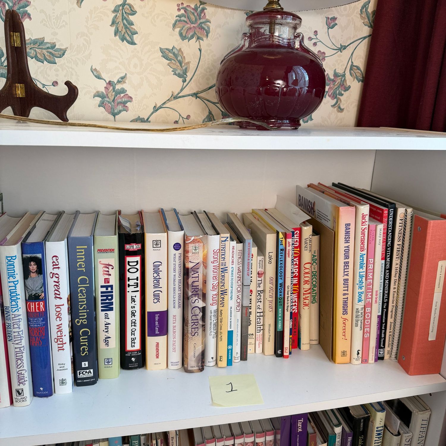 White bookshelf lot 1, mostly health books White bookshelf lot 1, mostly health books