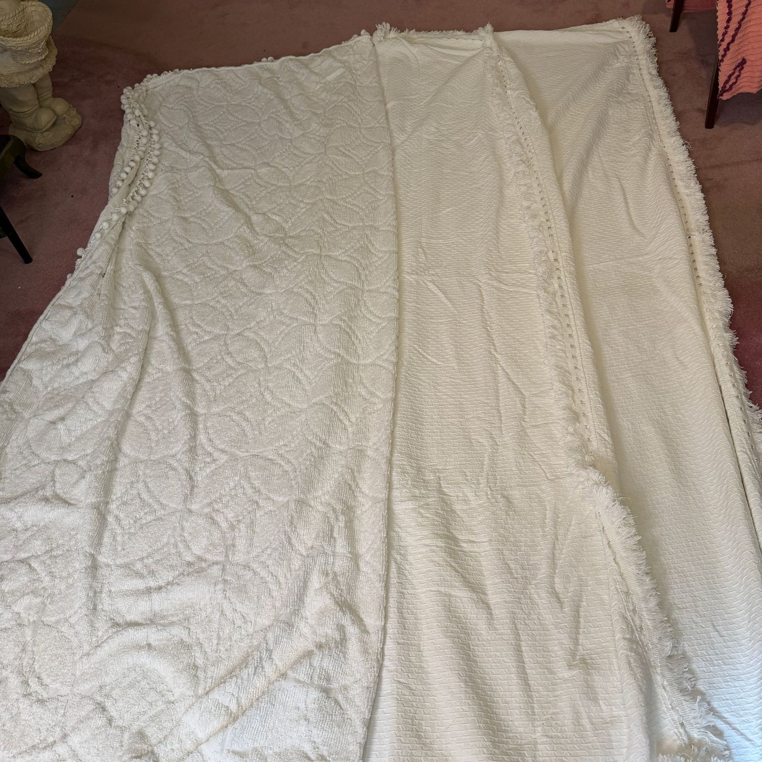 Three vintage twin bedspreads, two appear to be identical, good condition, lot 2 Three vintage twin bedspreads, two appear to be identical, good condition, lot 2