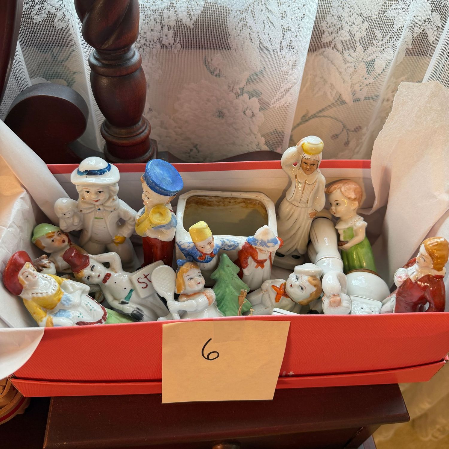 Decorative Lot #6 vintage porcelain characters and figurines, 2-4 Decorative Lot #6 vintage porcelain characters and figurines, 2-4"