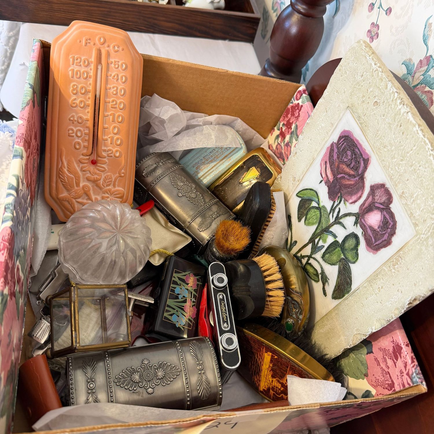 Decorative Lot #29, metal and glass trinket boxes, thermometer, vintage clothing brushes & more Decorative Lot #29, metal and glass trinket boxes, thermometer, vintage clothing brushes & more