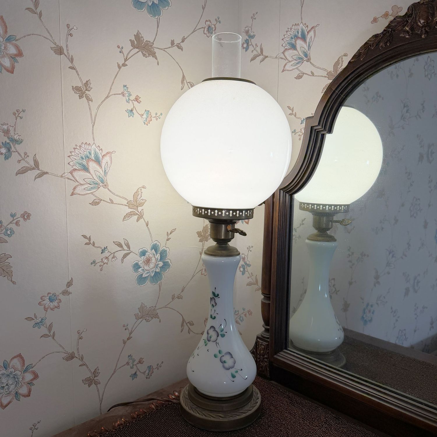 Tall ceramic table lamp, round globe, decorated body, 25 Tall ceramic table lamp, round globe, decorated body, 25"H