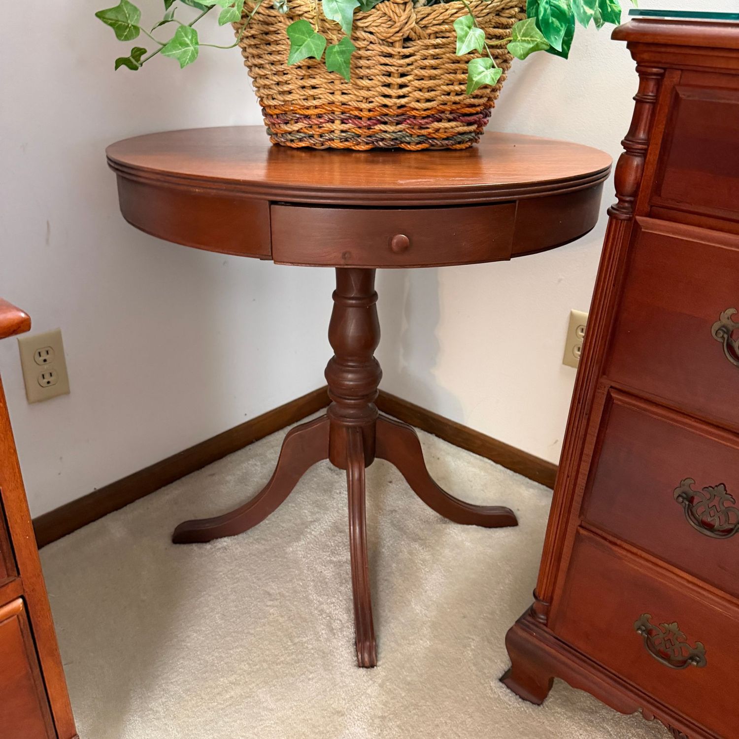 Vintage drum table with drawer, pedestal leg, nice condition with minimal wear, 27"H x 26"W
