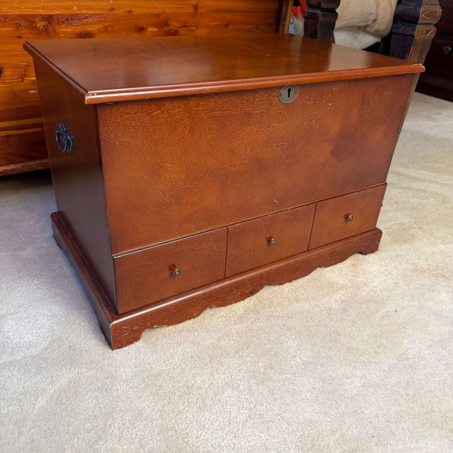 Small throw blanket chest, minor scratches, lift-out trays, hinge needs some repair, 15"H x 15"D x 24"W (This item is upstairs)