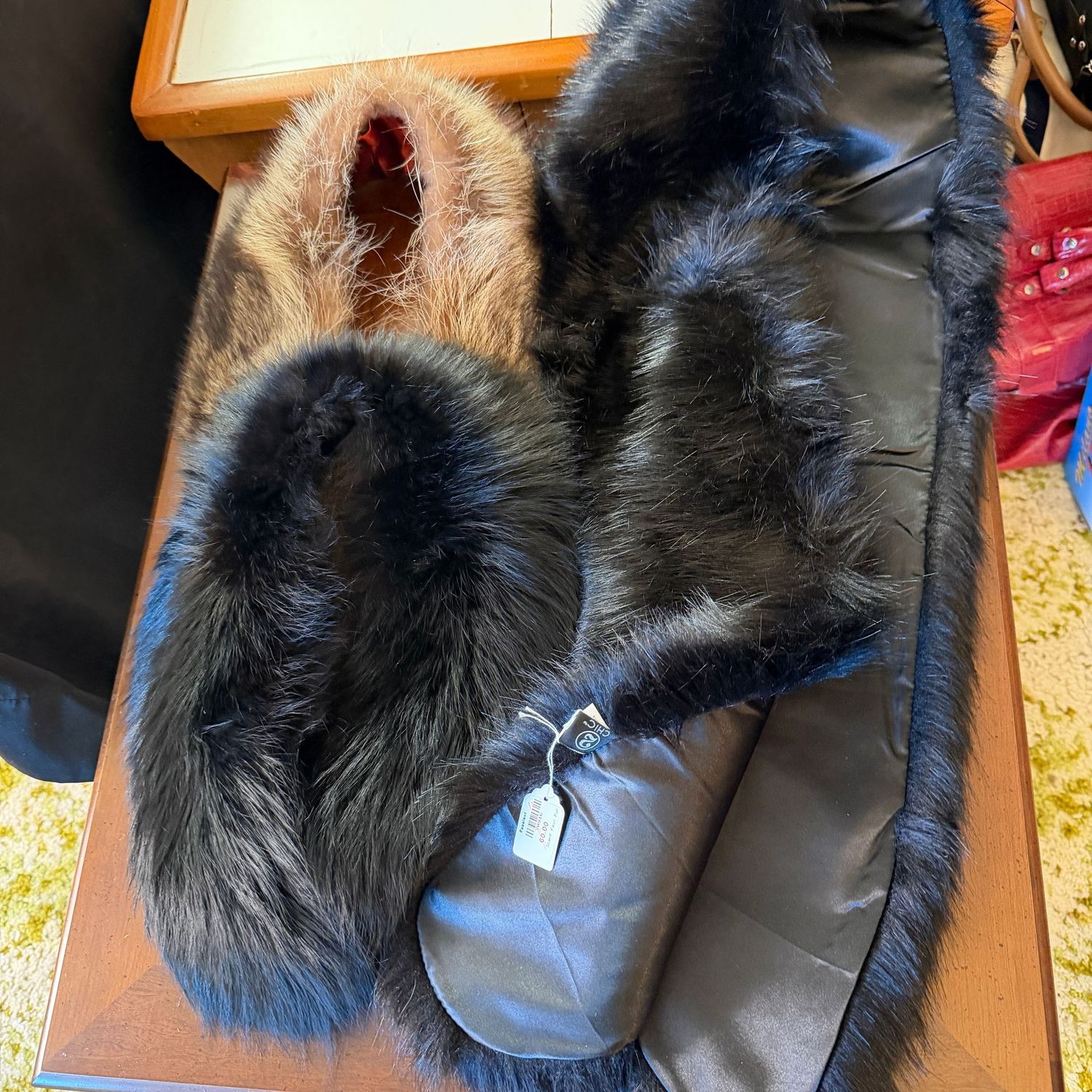 Group of vintage faux and real fur collars, the longest is 60 Group of vintage faux and real fur collars, the longest is 60", B0193