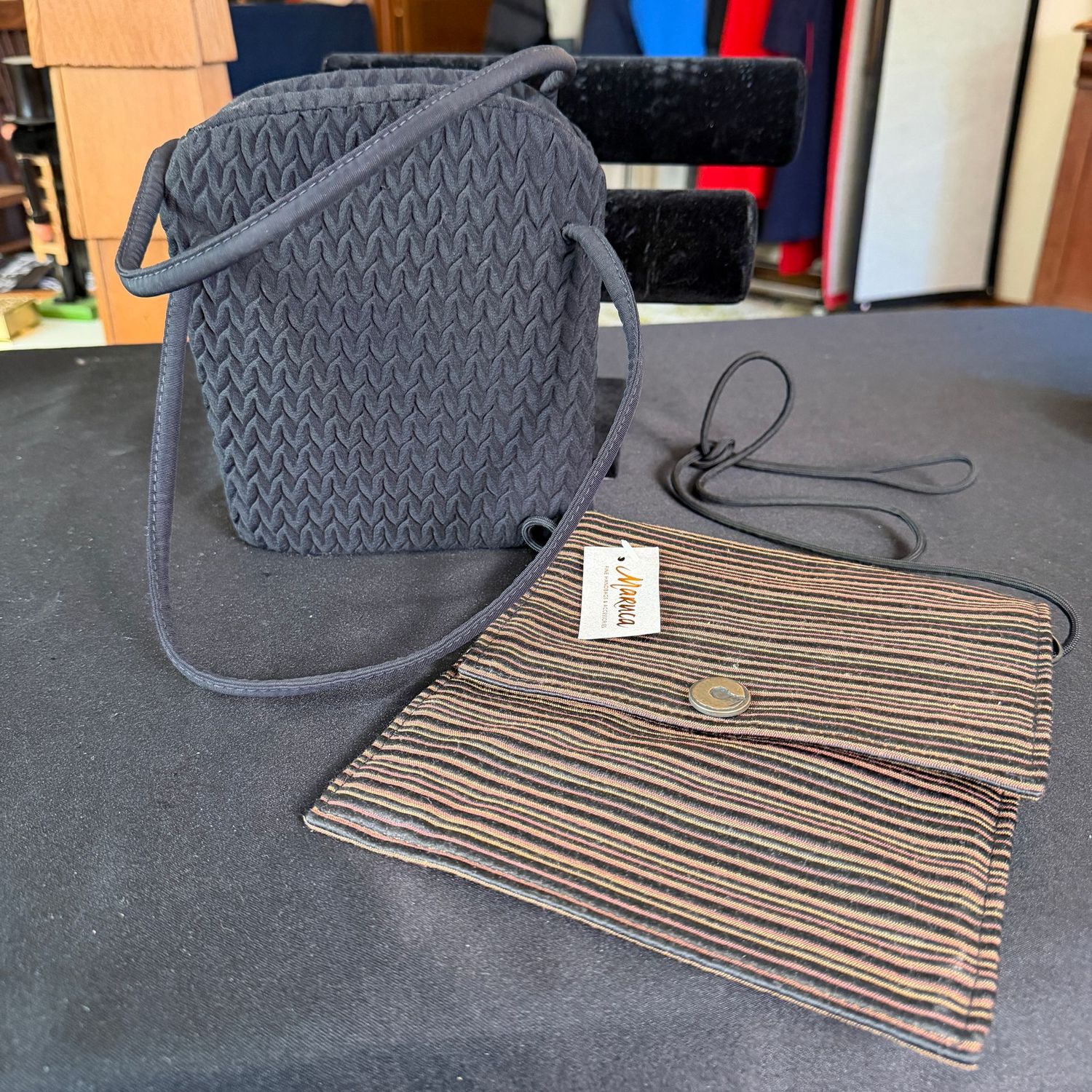 Quilted black purse, minor wear to top, Maruca cloth purse, B0202 Quilted black purse, minor wear to top, Maruca cloth purse, B0202
