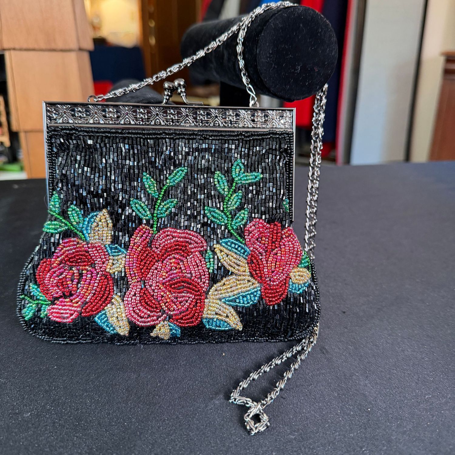 Jessica McClintock beaded roses evening bag purse, 5 Jessica McClintock beaded roses evening bag purse, 5"W, B0216