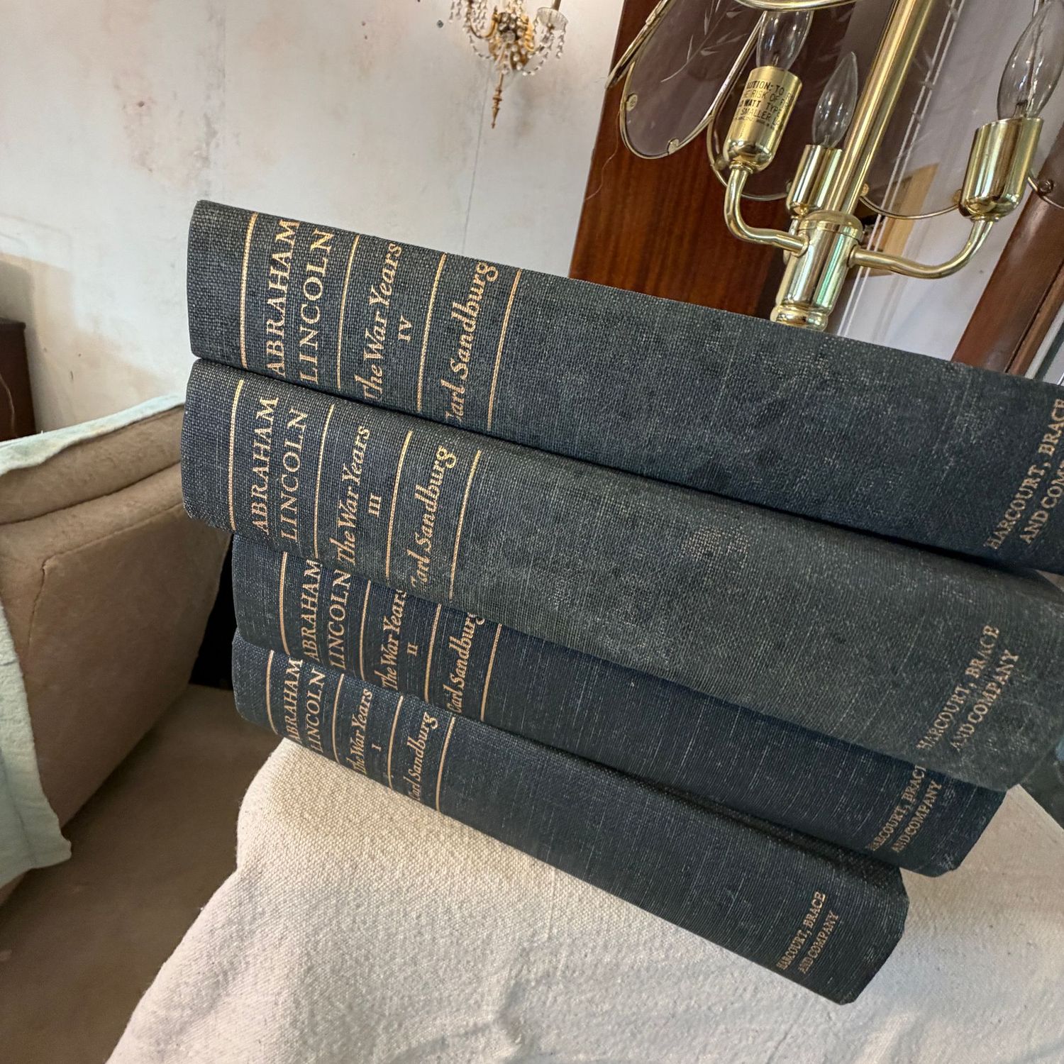Book lot 27, Abraham Lincoln, Carl Sandburg Book lot 27, Abraham Lincoln, Carl Sandburg