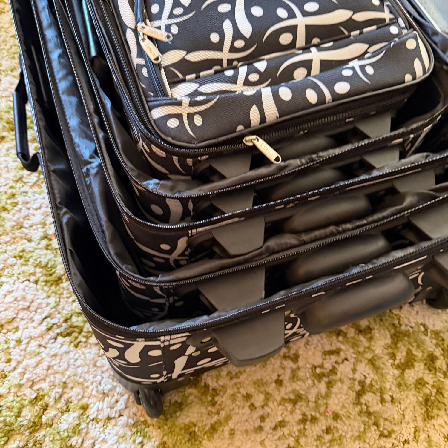 Leisure black and white soft-sided luggage set, great condition, the largest is 30 Leisure black and white soft-sided luggage set, great condition, the largest is 30" x 20"