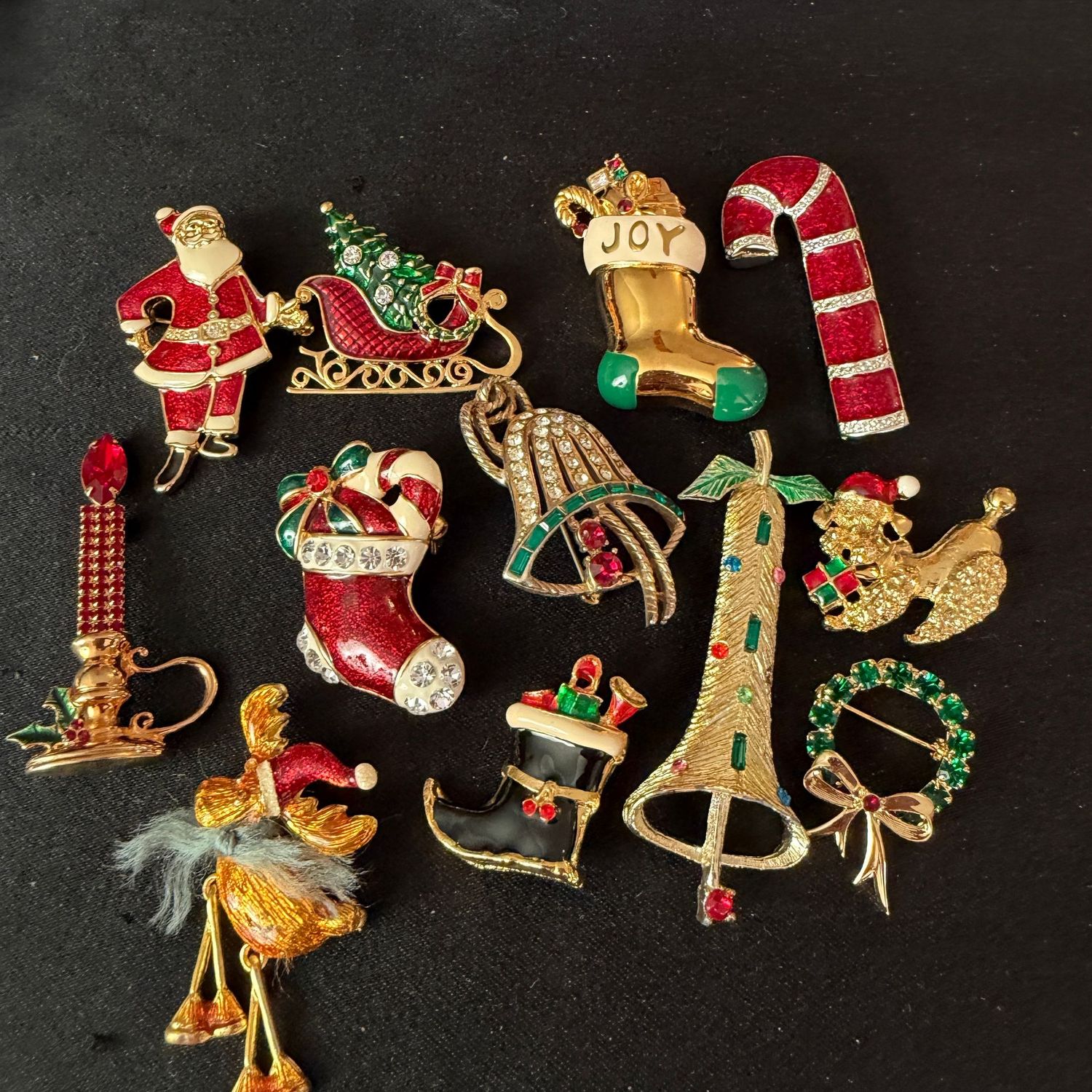 Jewelry lot R0399 Eisenberg Ice candle, Santa, bell brooch, and more Jewelry lot R0399 Eisenberg Ice candle, Santa, bell brooch, and more