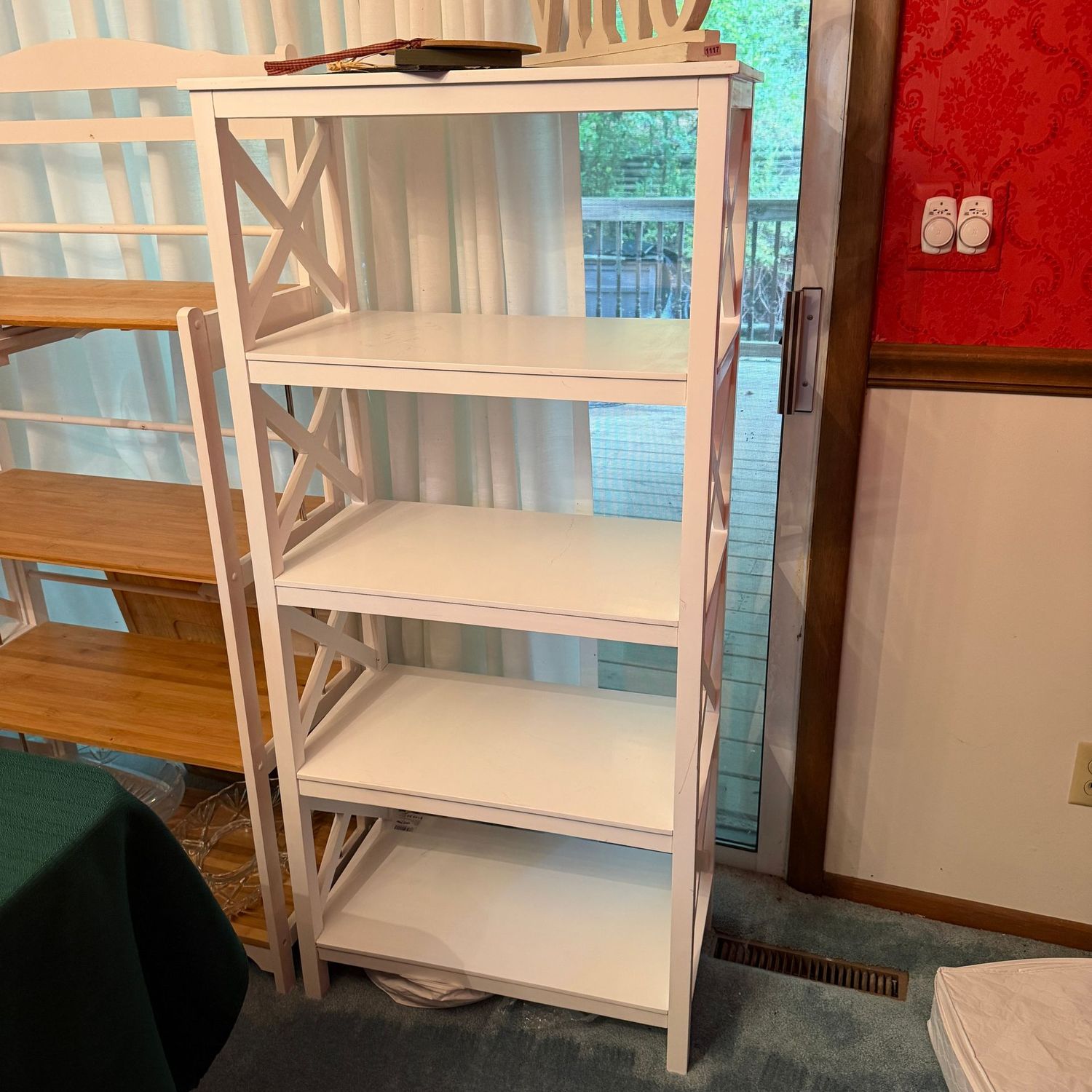 Sturdy white laminate 5-tier shelf, (R) 52 Sturdy white laminate 5-tier shelf, (R) 52"H x 23"W x 12"D
