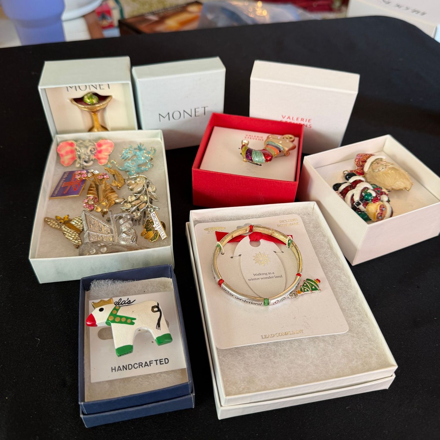 Jewelry lot R0388 great variety of costume and Christmas jewelry, pins, trinket box Jewelry lot R0388 great variety of costume and Christmas jewelry, pins, trinket box