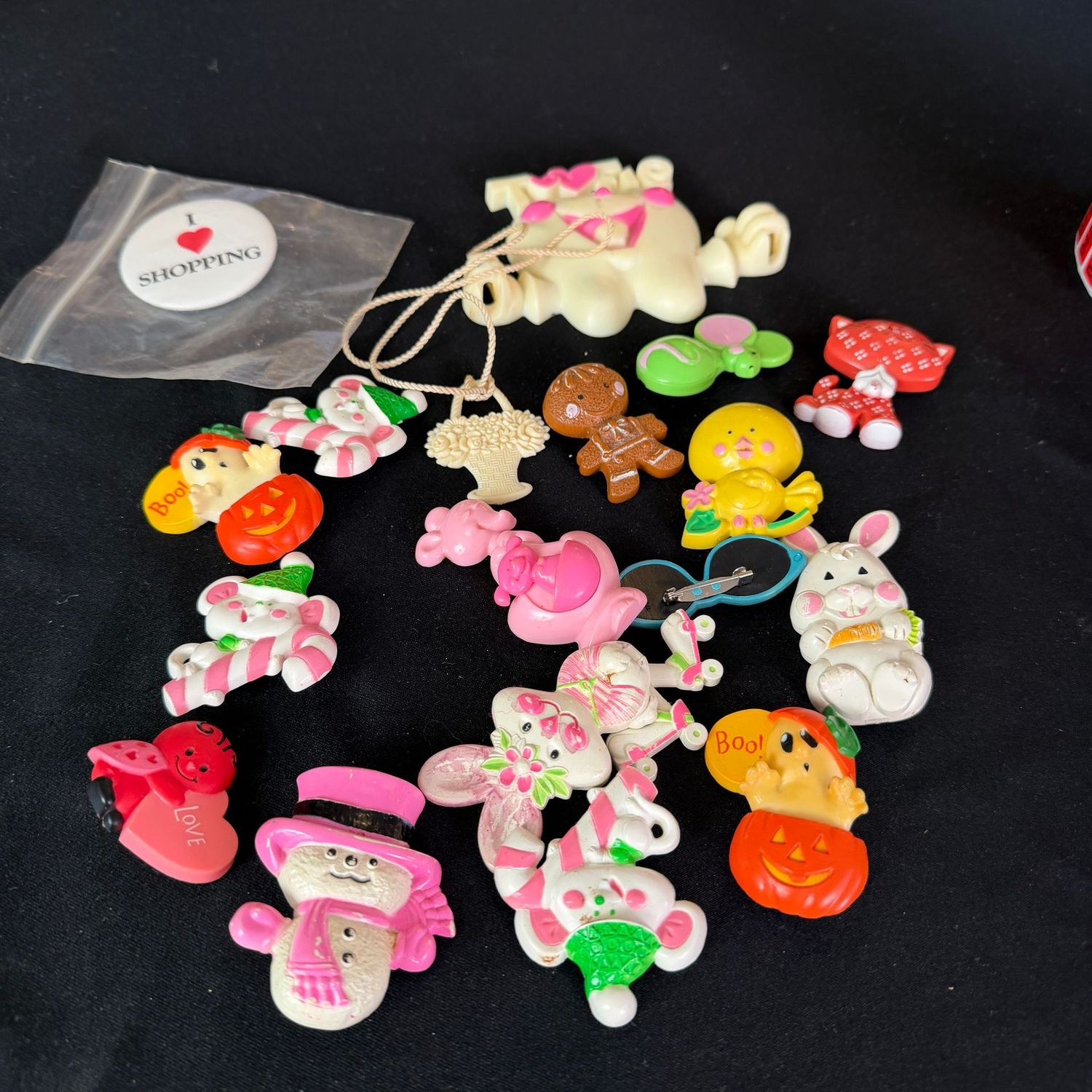 Jewelry lot R0392 group of mostly vintage Avon holiday and lip gloss pins Jewelry lot R0392 group of mostly vintage Avon holiday and lip gloss pins