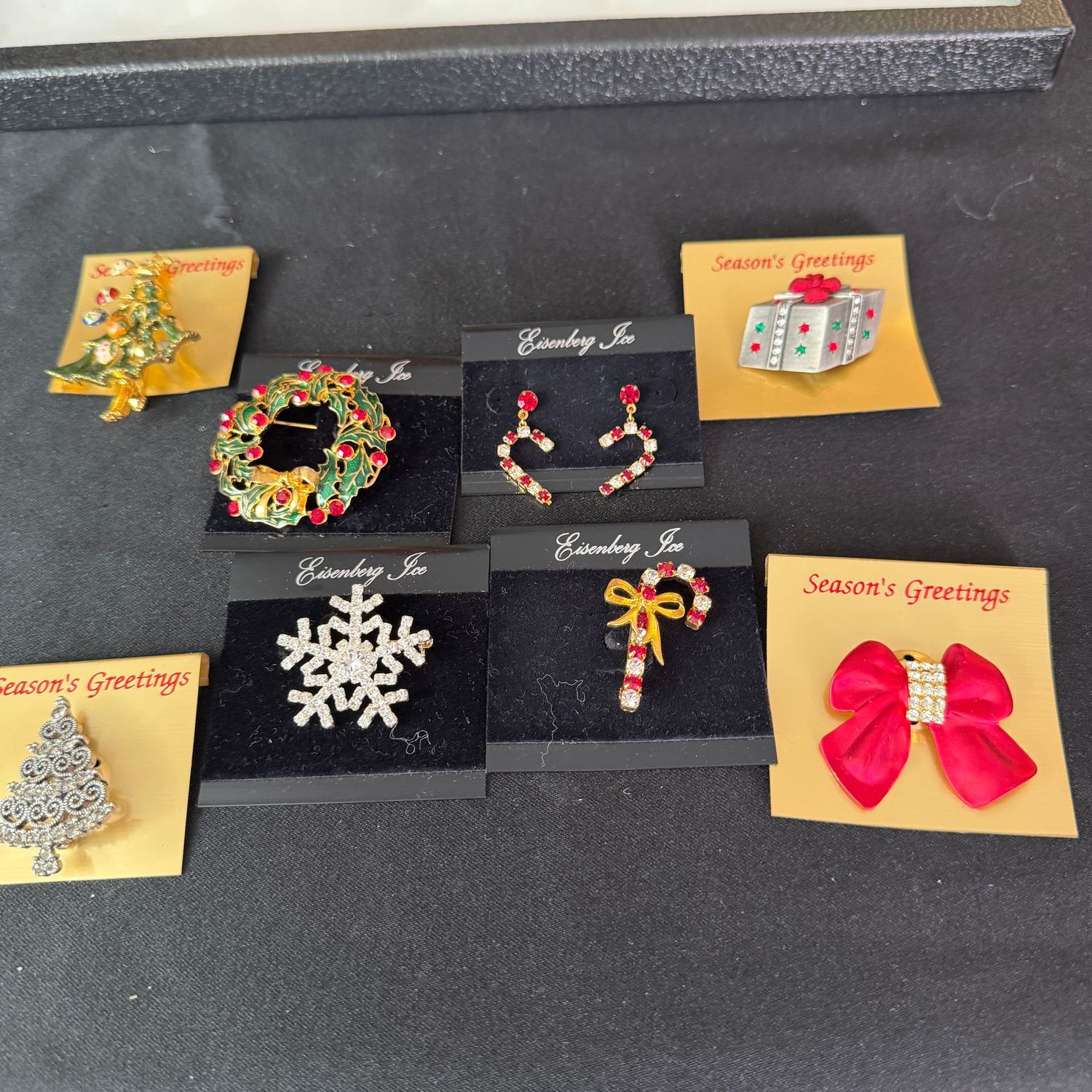 Jewelry lot R0406 Four Eisenberg Ice Christmas brooches, plus four Season's Greetings brooches Jewelry lot R0406 Four Eisenberg Ice Christmas brooches, plus four Season's Greetings brooches