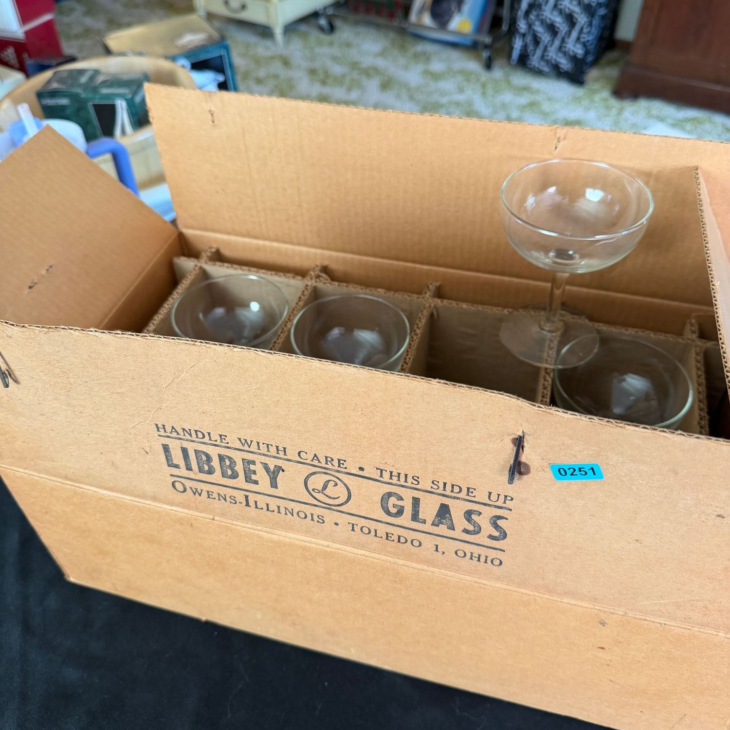 Libbey Glass champagne glasses, set of 12, B0251 Libbey Glass champagne glasses, set of 12, B0251