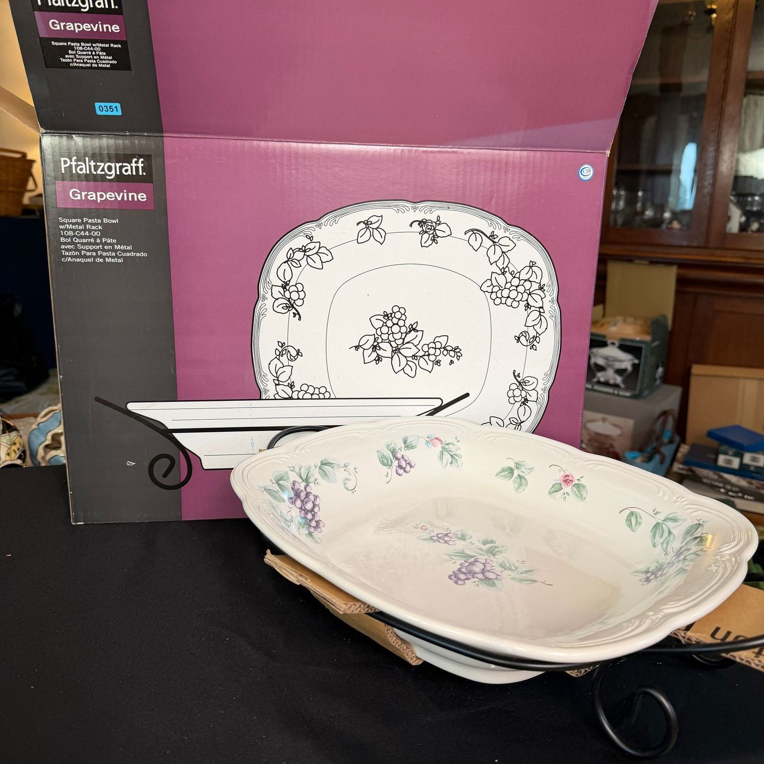 Large Pfaltzgraff Grapevine square pasta bowl with metal rack, in box, B0351 Large Pfaltzgraff Grapevine square pasta bowl with metal rack, in box, B0351