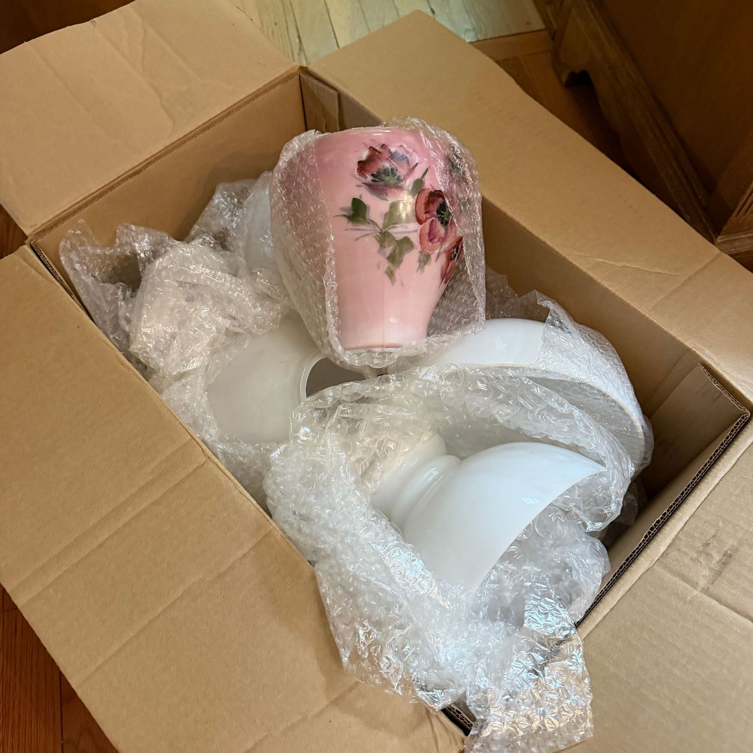 Mystery box of lamp globes, B0526 Mystery box of lamp globes, B0526