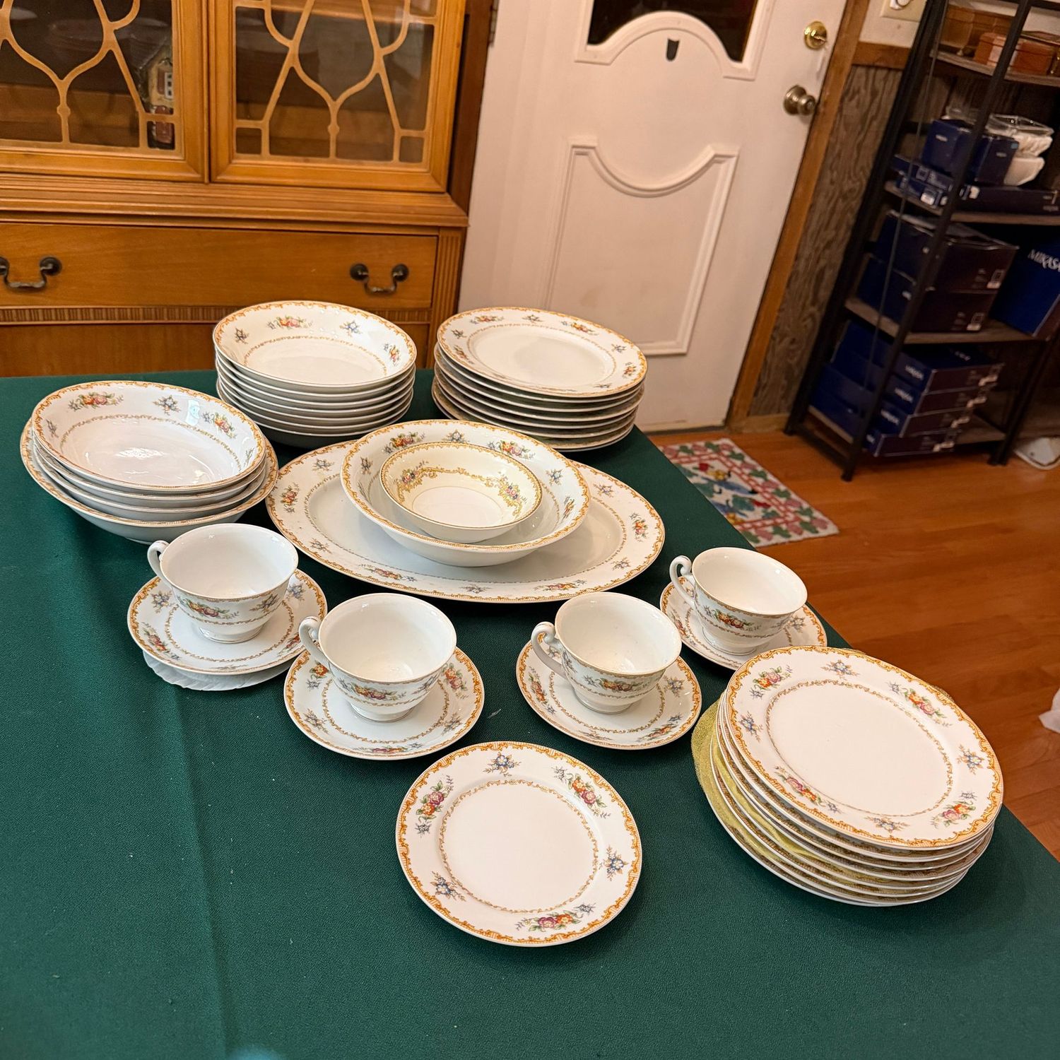 Group of Gold China floral pattern, B0531 Group of Gold China floral pattern, B0531
