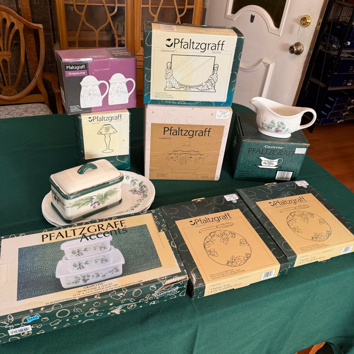 Large grouping of Pfaltzgraff Grapevine pattern, casseroles, gravy, small trays, butter/cheese block keeper, light, salt & pepper, frame, 40 oz. tureen (small), gravy, and two cheese trays, B0556 Large grouping of Pfaltzgraff Grapevine pattern, casseroles, gravy, small trays, butter/cheese block keeper, light, salt & pepper, frame, 40 oz. tureen (small), gravy, and two cheese trays, B0556