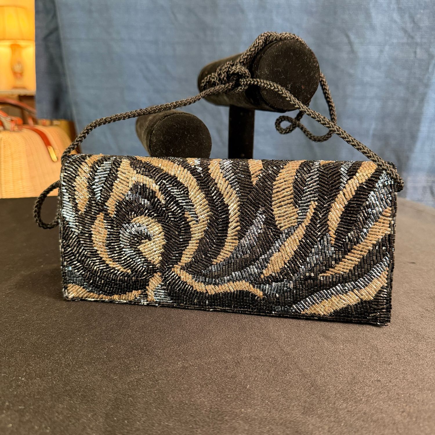 Black and tan beaded, swirl pattern, evening bag purse, 9"L, B0413