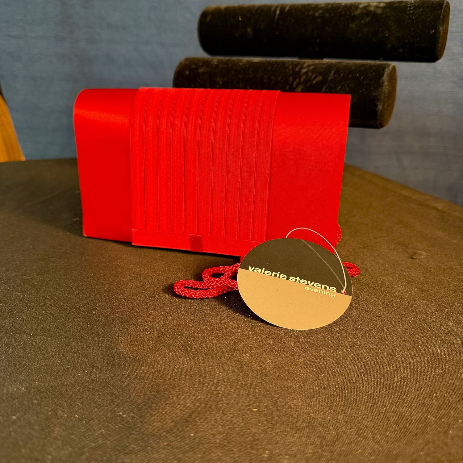 Red Valerie Stevens evening bag purse, 8 Red Valerie Stevens evening bag purse, 8"W, B0370