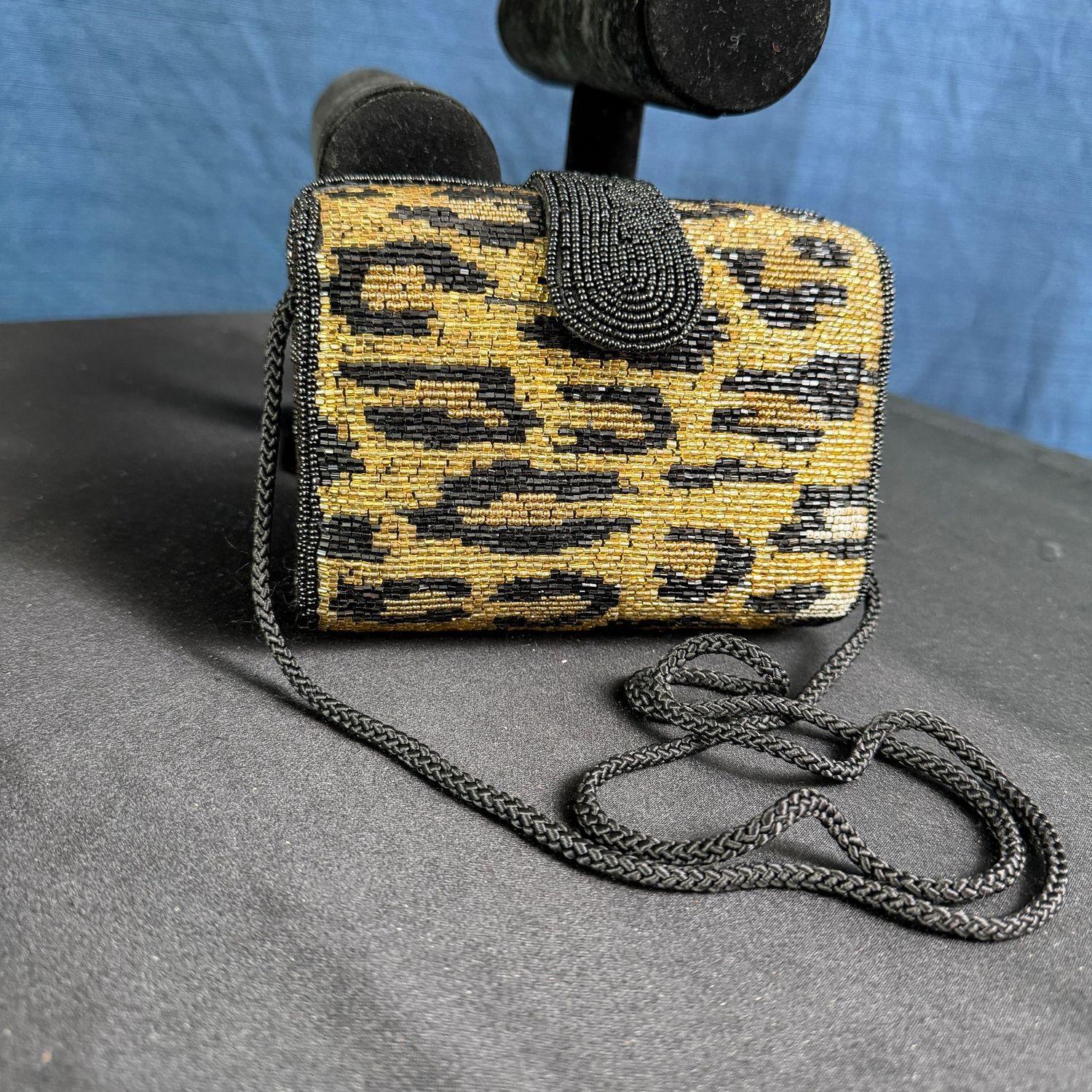 Leopard-pattern beaded evening bag purse, 6 Leopard-pattern beaded evening bag purse, 6"W, B0406