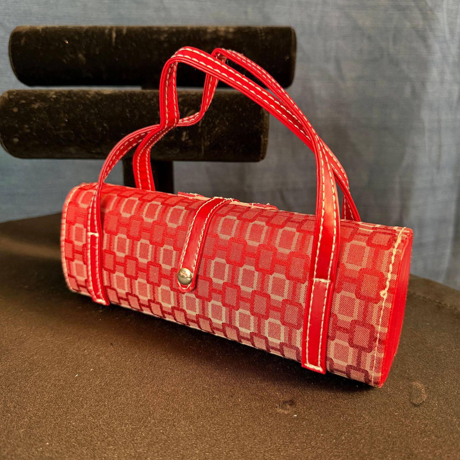 Geometric red satin and vinyl evening bag purse, 8"L, B0384