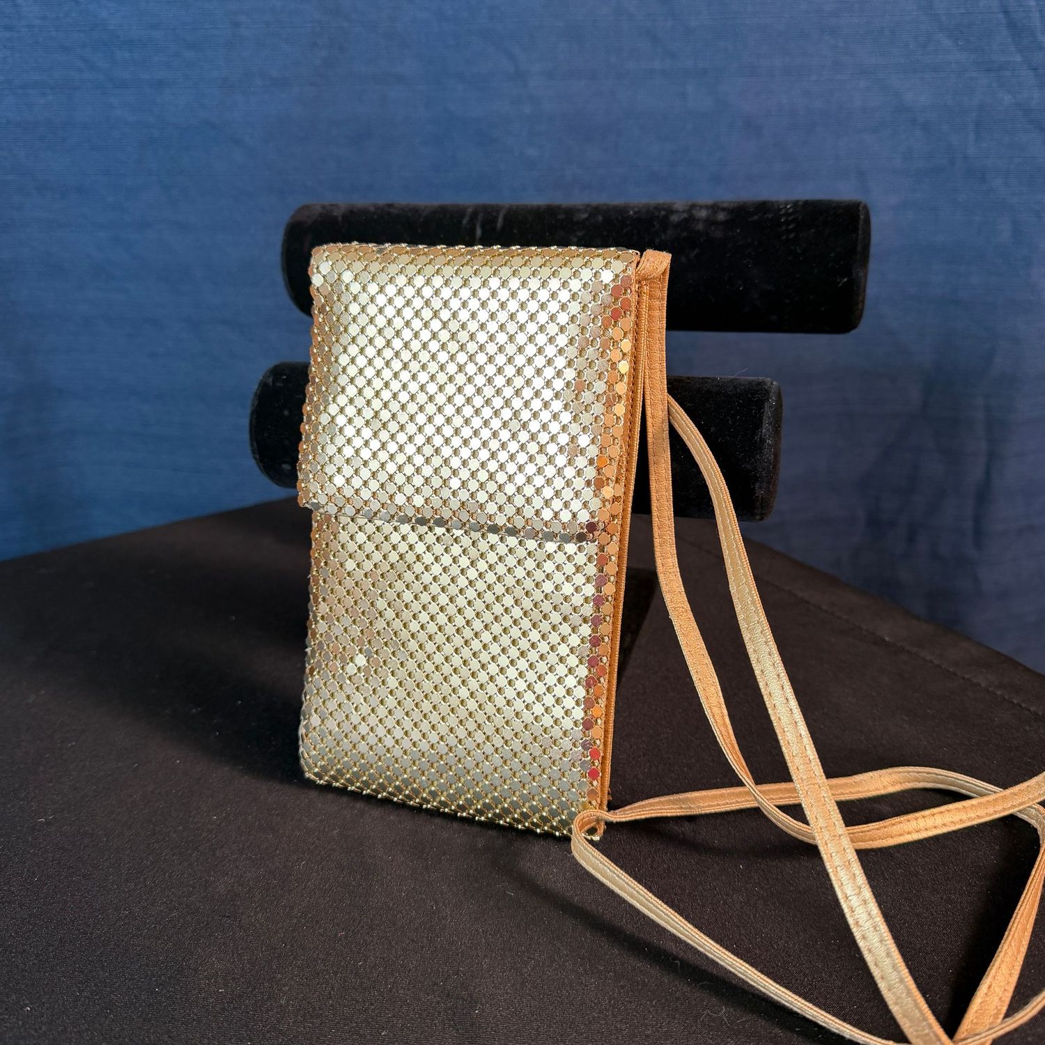 Gold metal mesh wallet purse, 7 Gold metal mesh wallet purse, 7"L, B0343