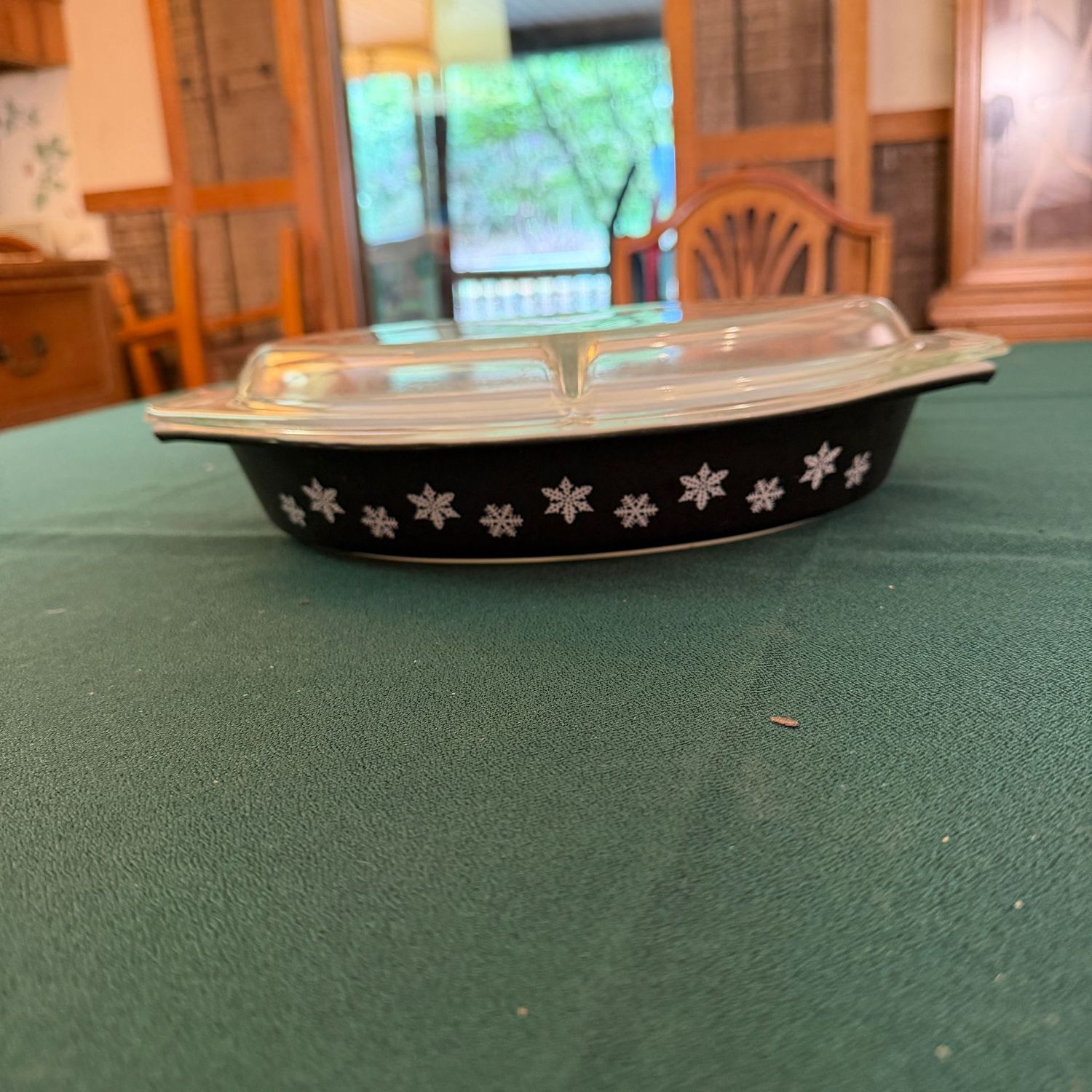 Pyrex oval black snowflake divided casserole with lid, 1-1/2 quart, B0678 Pyrex oval black snowflake divided casserole with lid, 1-1/2 quart, B0678