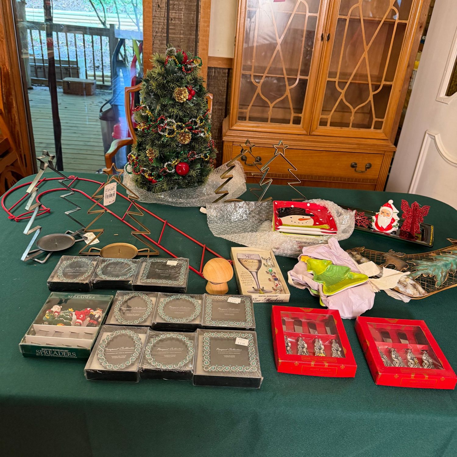 Kitchen box lot B0668 large tote with vintage Christmas tree, metal candy cane, picture frames, spreaders, metal stocking, Christmas treat dishes Kitchen box lot B0668 large tote with vintage Christmas tree, metal candy cane, picture frames, spreaders, metal stocking, Christmas treat dishes