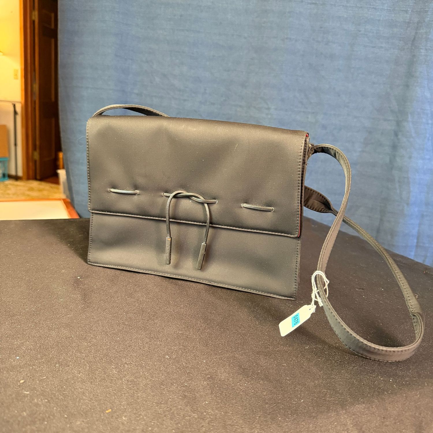 Liz Claiborne black purse with red polka dot lining, 10 Liz Claiborne black purse with red polka dot lining, 10"W, B0476