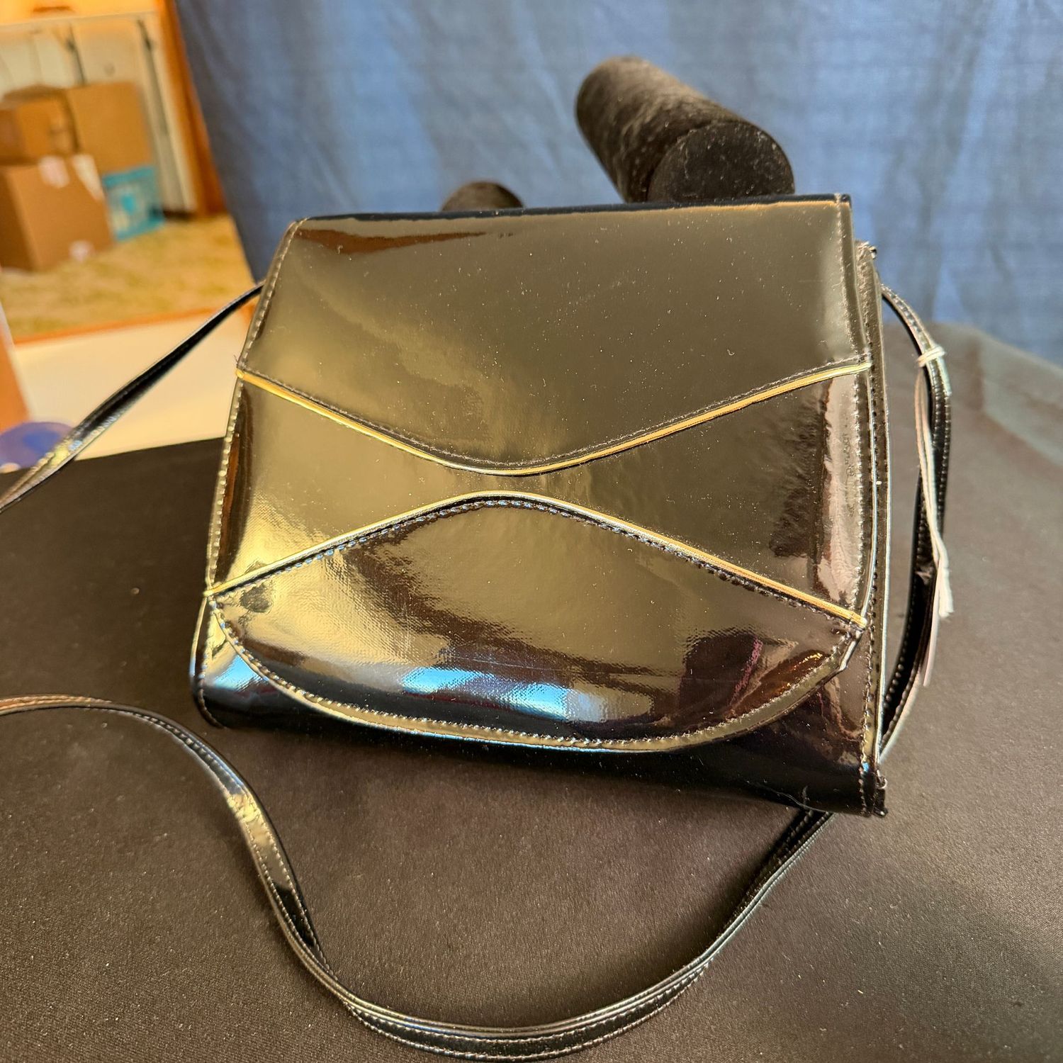Patent leather small purse B0485 Patent leather small purse B0485