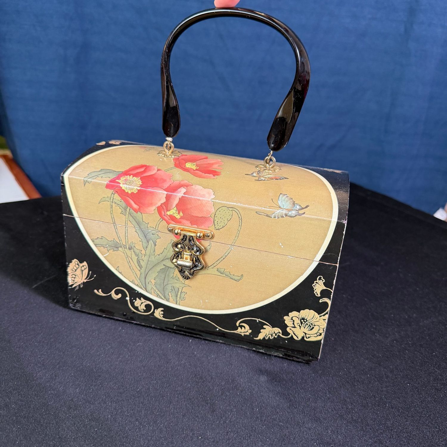 Decorated and quilt-lined wooden purse, 8 Decorated and quilt-lined wooden purse, 8"W x 5.5"H