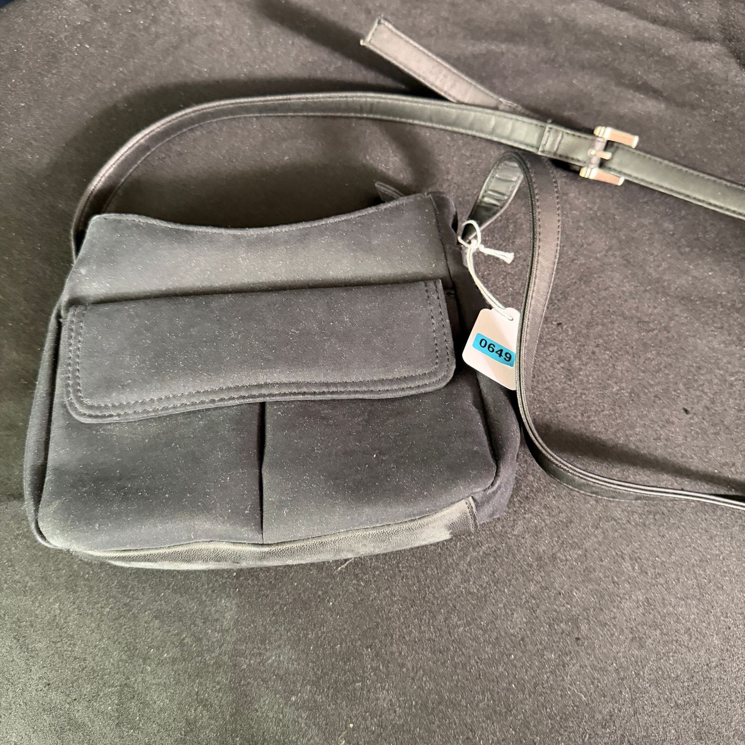 C&B black crossbody puse, 7 C&B black crossbody puse, 7", B0649
