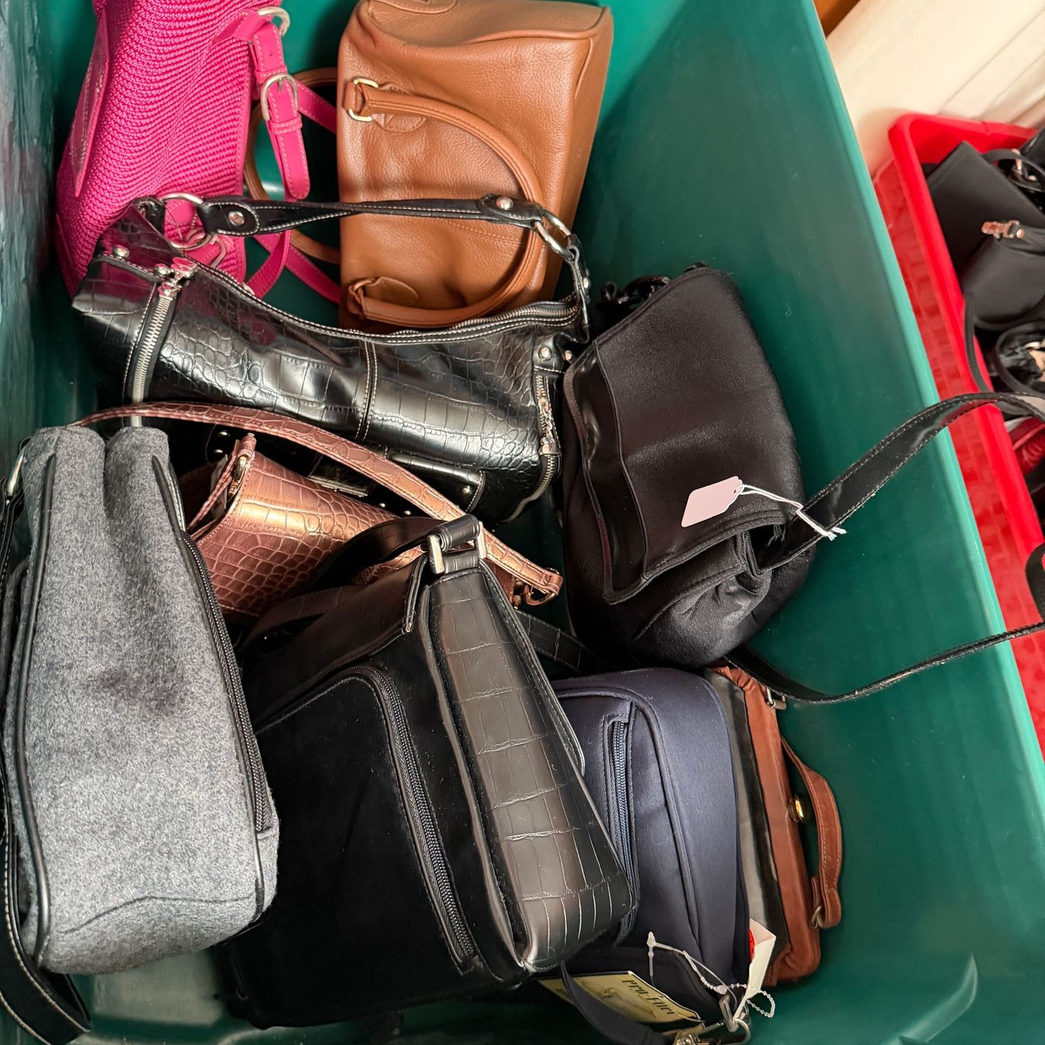 Mystery Box Lot H - Variety of medium-to-large size purses, great condition Mystery Box Lot H - Variety of medium-to-large size purses, great condition