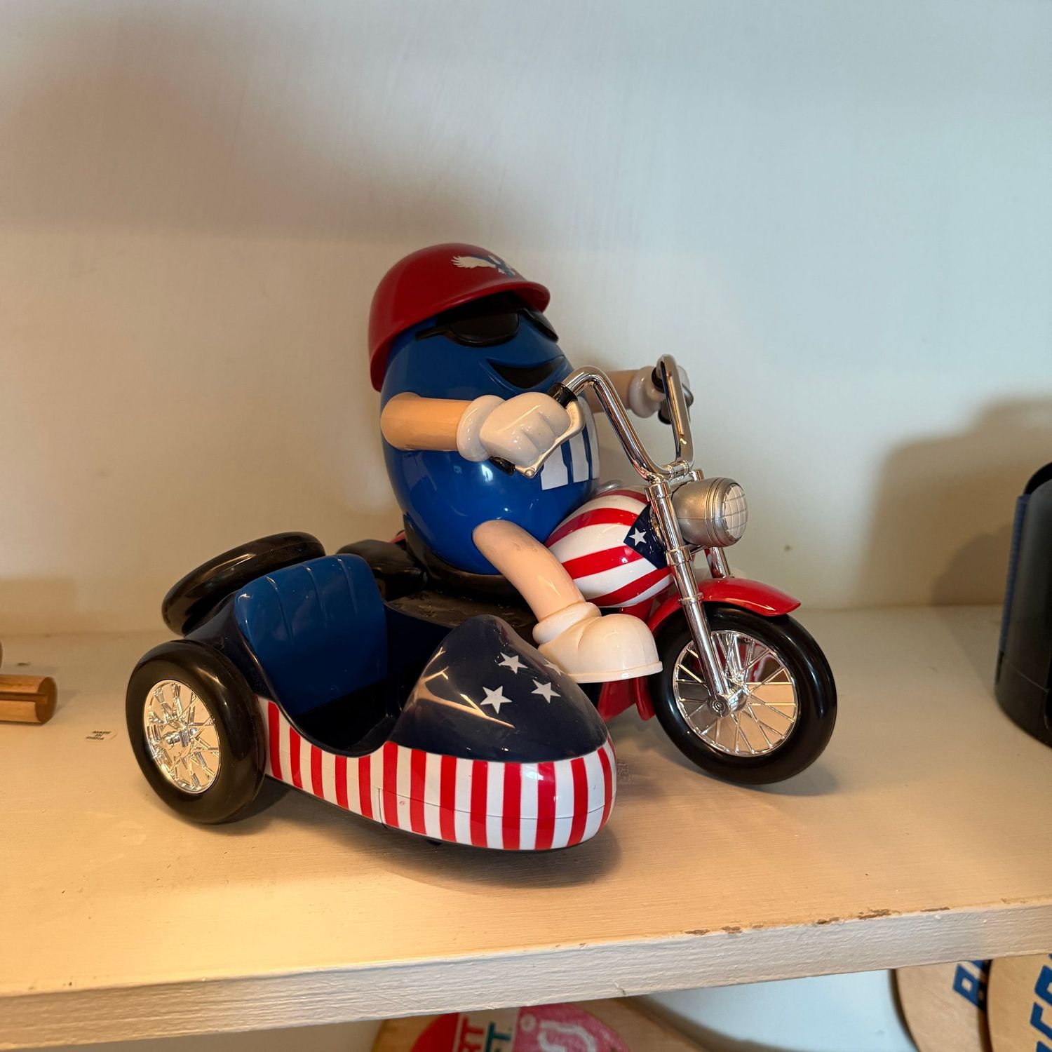 M&M sidecar bike, 7"