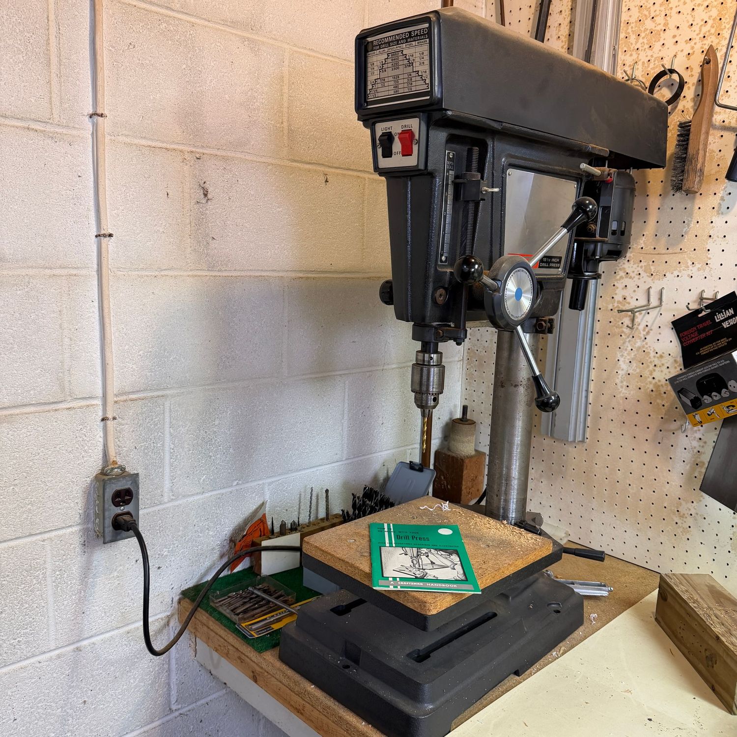 Sears Craftsman 15-1/2 inch drill press, works well, includes drill bits (see video) Sears Craftsman 15-1/2 inch drill press, works well, includes drill bits (see video)