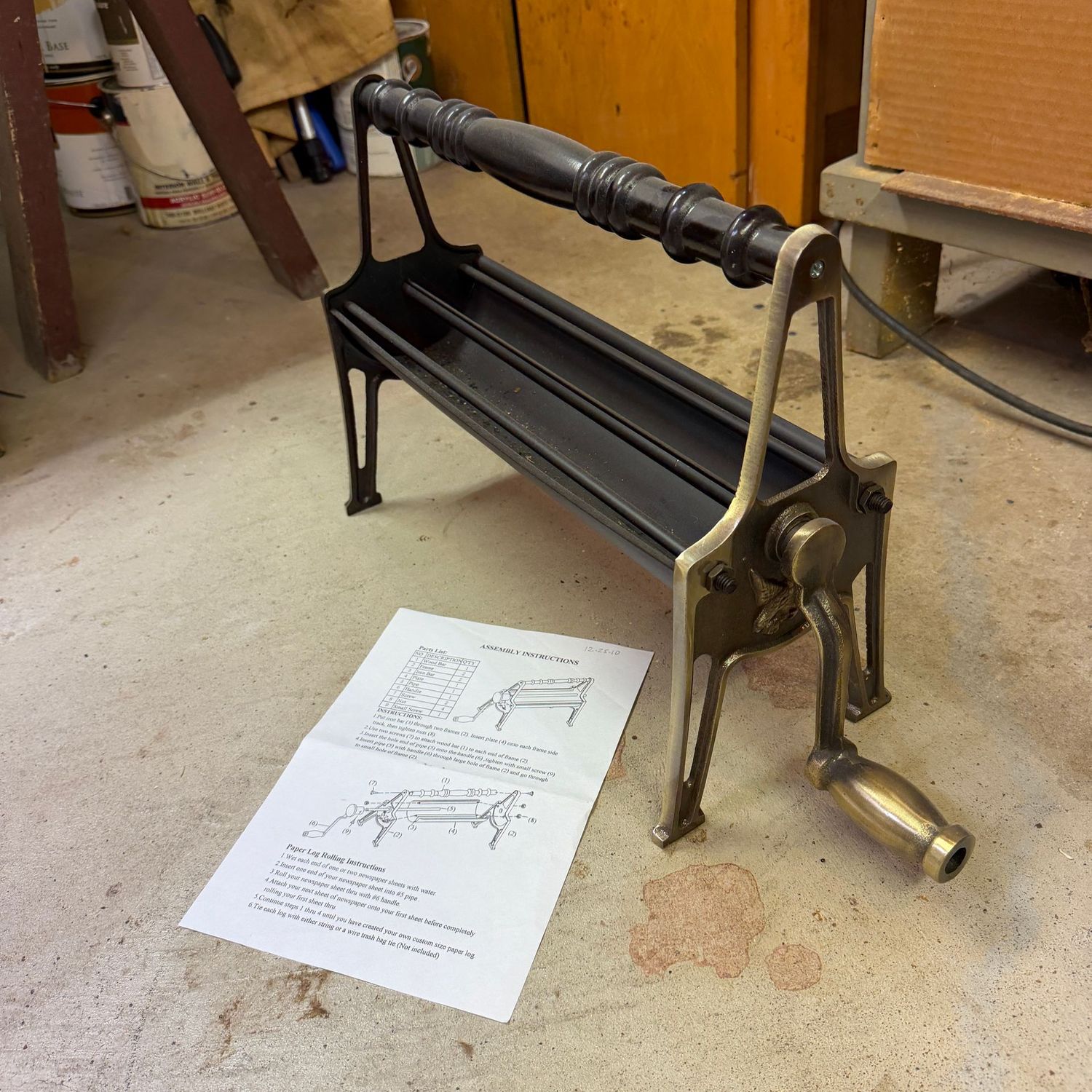 Newspaper log firestarter roller, good condition Newspaper log firestarter roller, good condition