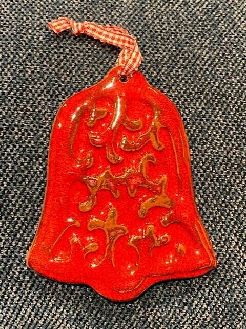 Grande cloche rouge