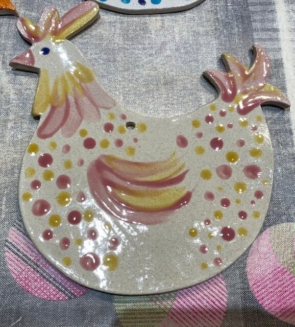 Grande poule rose et jaune