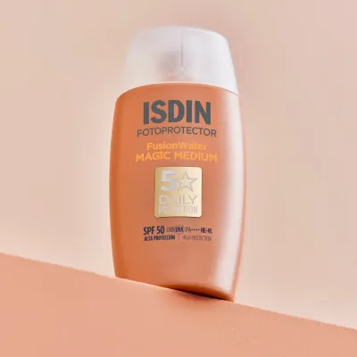 ISDIN Fotoprotector Fusion Water MAGIC Medium SPF50