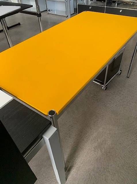 USM Haller Tisch 150x75 gelb, Ausstellungsmodel
