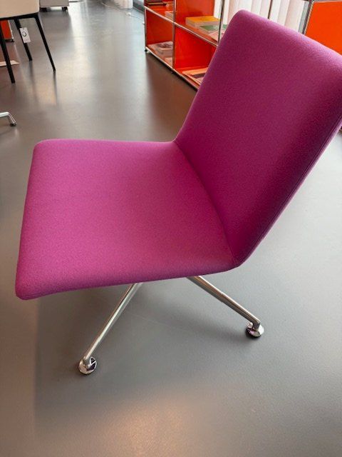 Loungesessel Fina, fraise, Ausstellungsmodel
