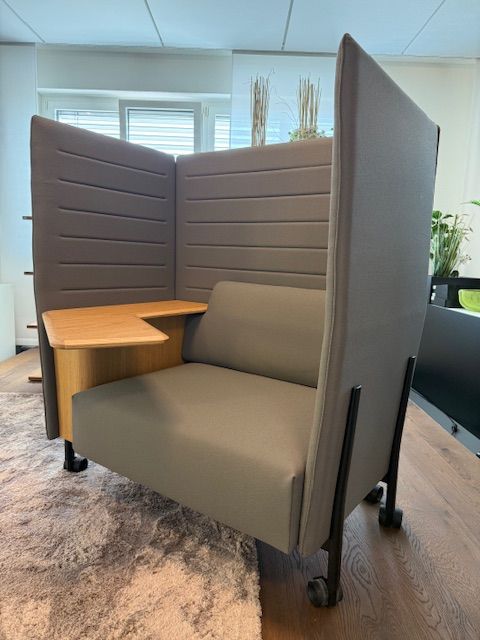 Eleven Highback Work, Ausstellungsmodel