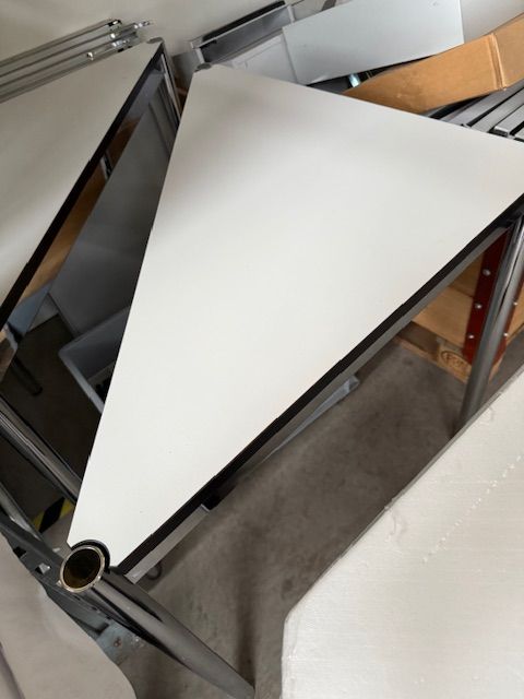 USM Haller Dreiecktisch, gebraucht