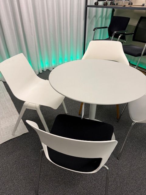 Tischset (Tisch und 4 Stühle) Ausstellungsmodel