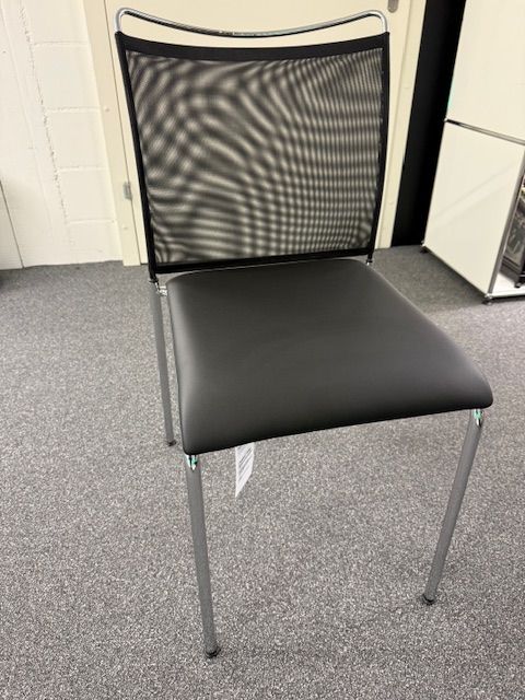 Dietiker Stuhl Satu, Ausstellungsmodel