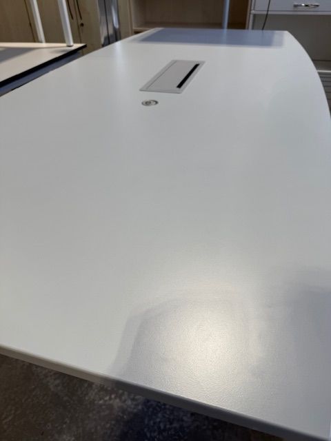 ​elektr. höhenverst. Besprechungstisch